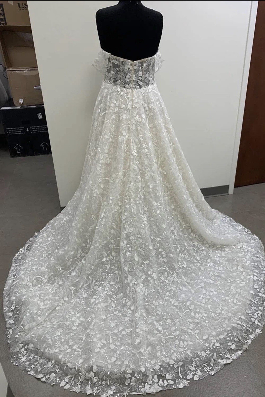 Casablanca Bridal “Addilyn” Wedding Dress – Street Size 20 Label Size US 28
