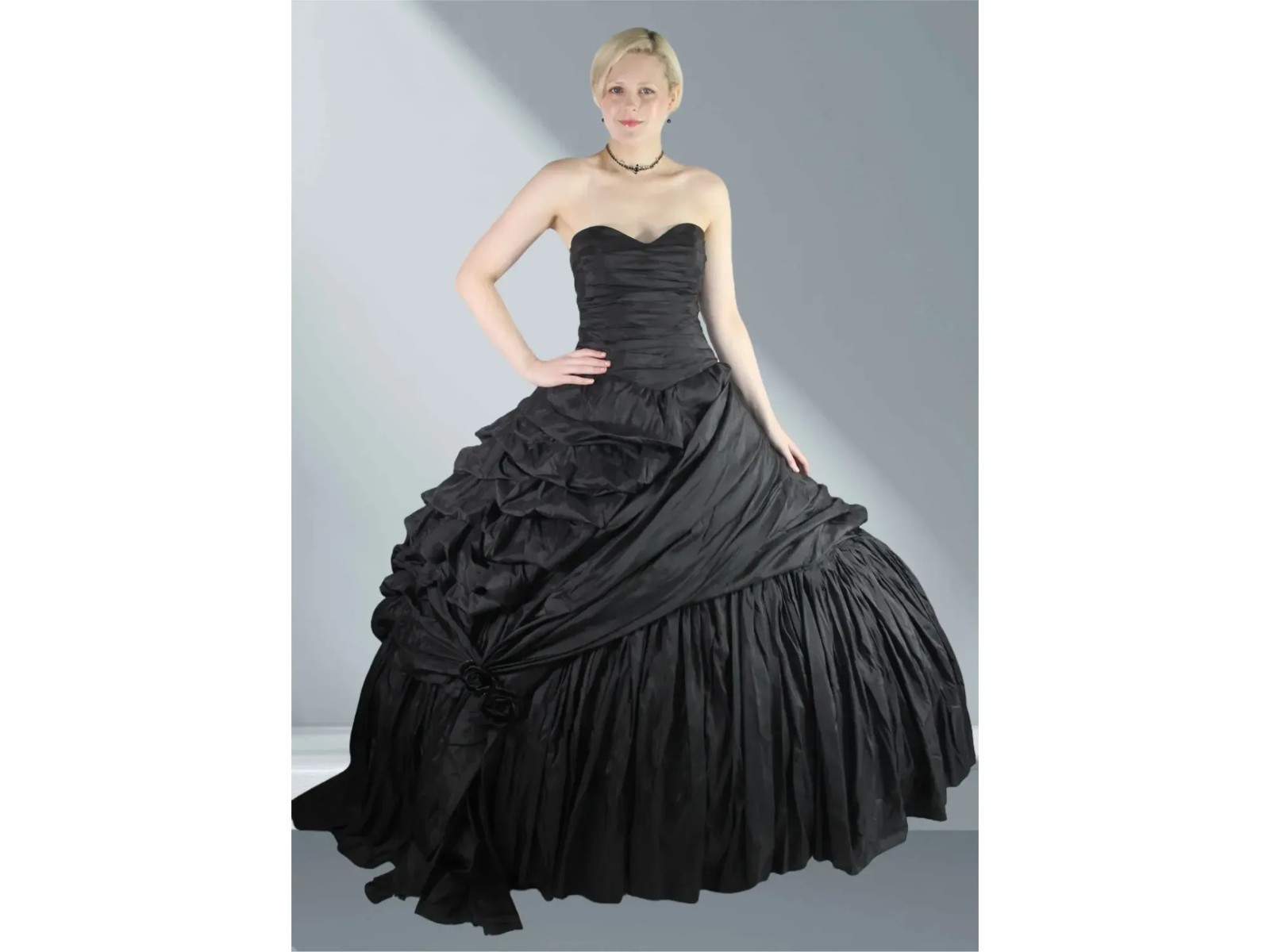 Gothic Wedding Collection Size 16* 5 Pc Dress, Hoop Skirt, Veil, Gloves, Choker