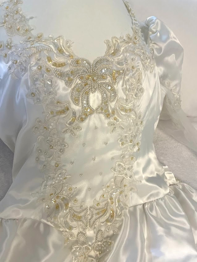 Vtg Victorian Wedding Dress WHITE BEADS BUTTONS Long Train Princess Regency