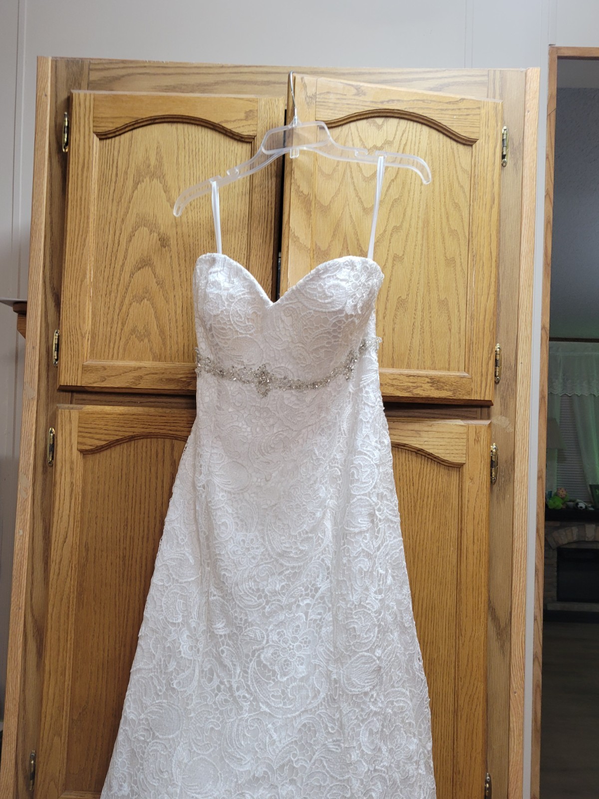 White Lace Overlay Wedding Dress, Fully Lined. Hi/Lo Style w/Sweetheart Neckline