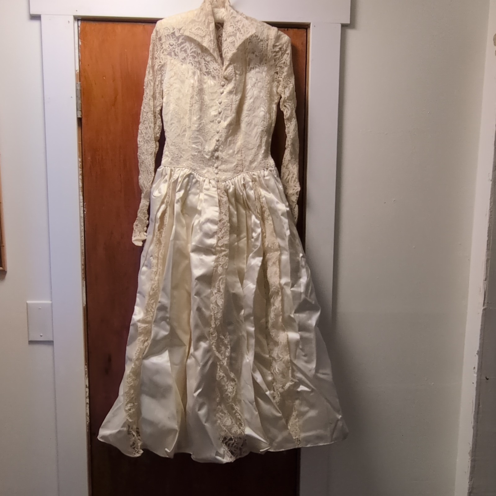 Vintage Ivory Lace Satin A-Line Wedding Dress Long Sleeve High Neck Button Back