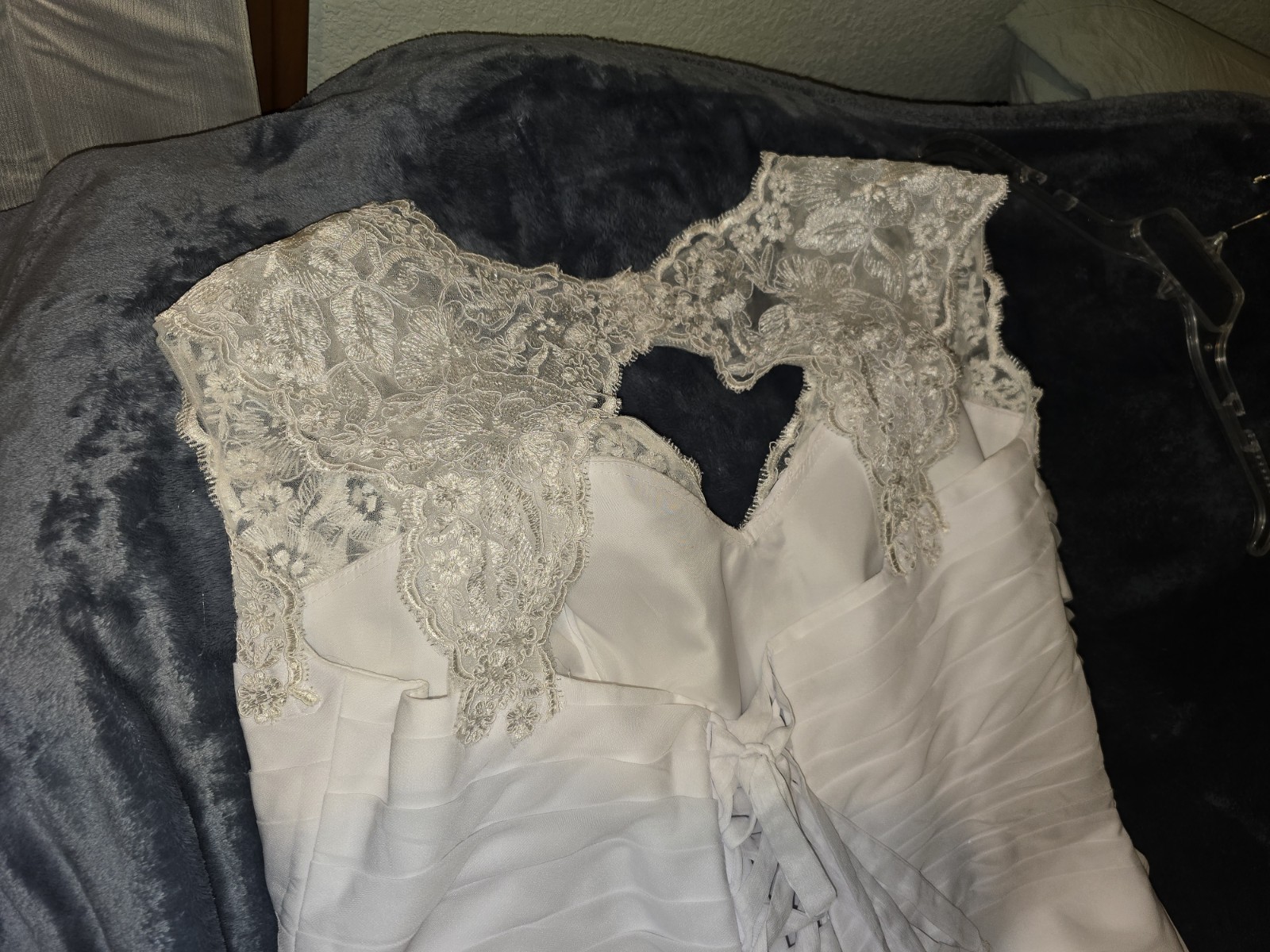 plus size White Chiffon A-Line Wedding Dress V Neck Lace Cap Sleeve Corset Back