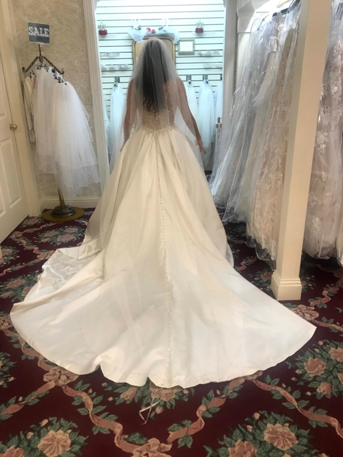 maggie sottero sophronia wedding dress size 8 never worn beaded bodice, satin 