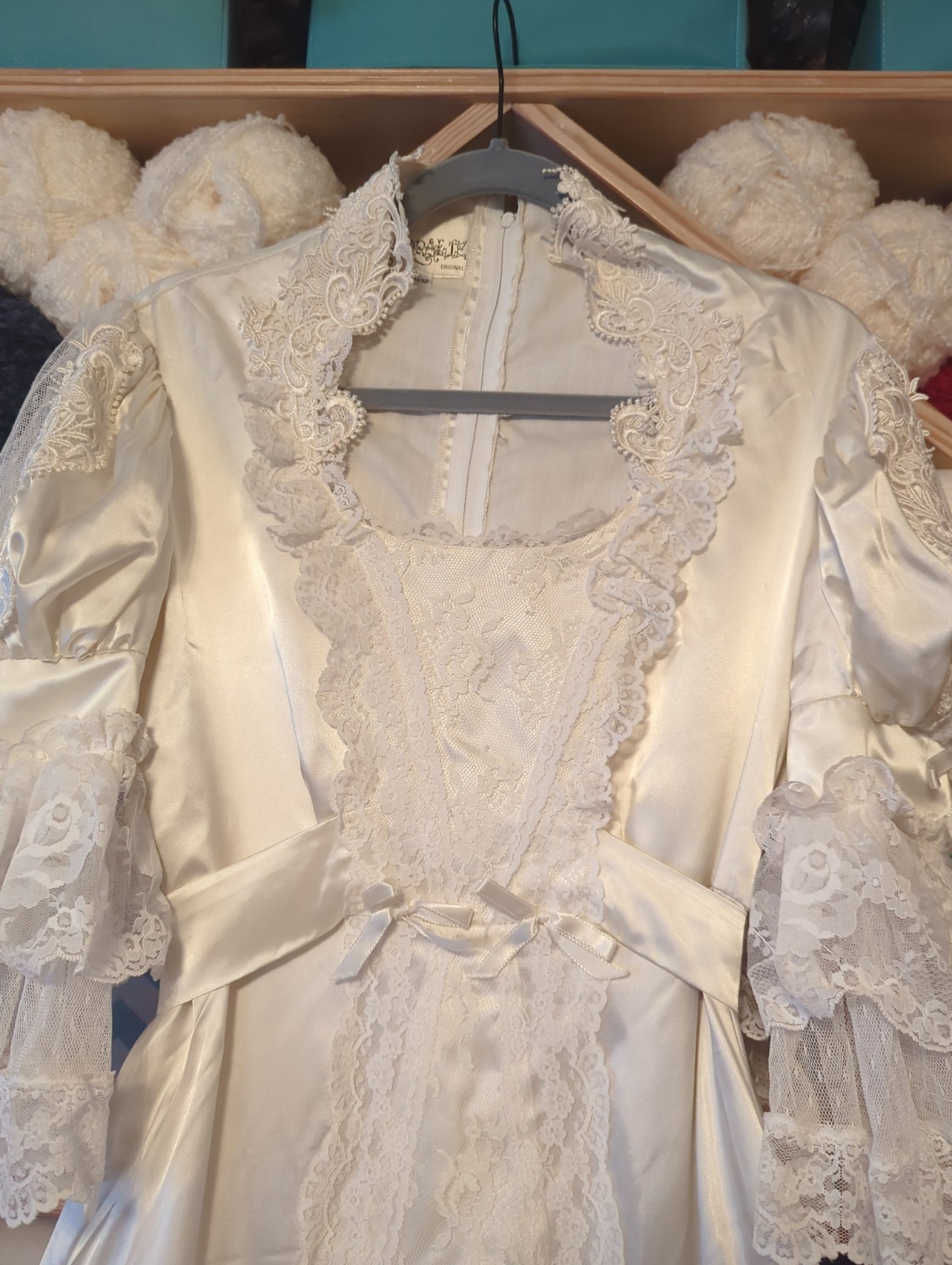Vintage Loralie Designer Lace Gown Women’s 11/12 White Wedding Dress