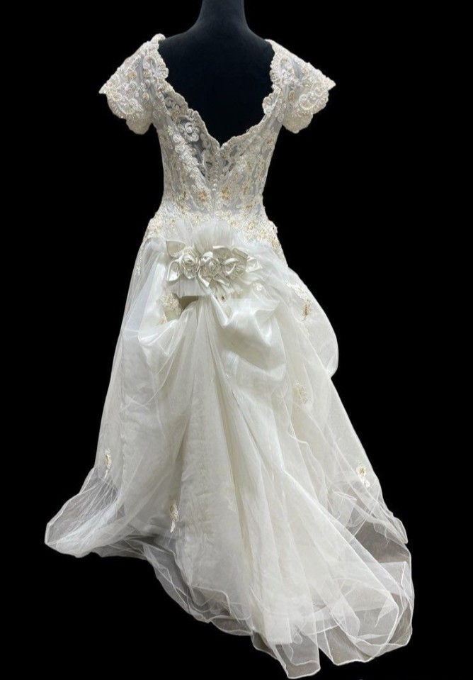 Princess Ball Gown Wedding Dress Sz 16 Faux Pearl Lace Applique Off Shoulder D30