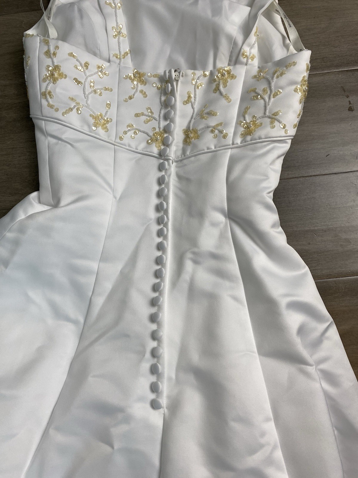 Oleg Cassini Wedding Dress Size 2 Womans White Beaded Sleeveless Ballgown Tulle