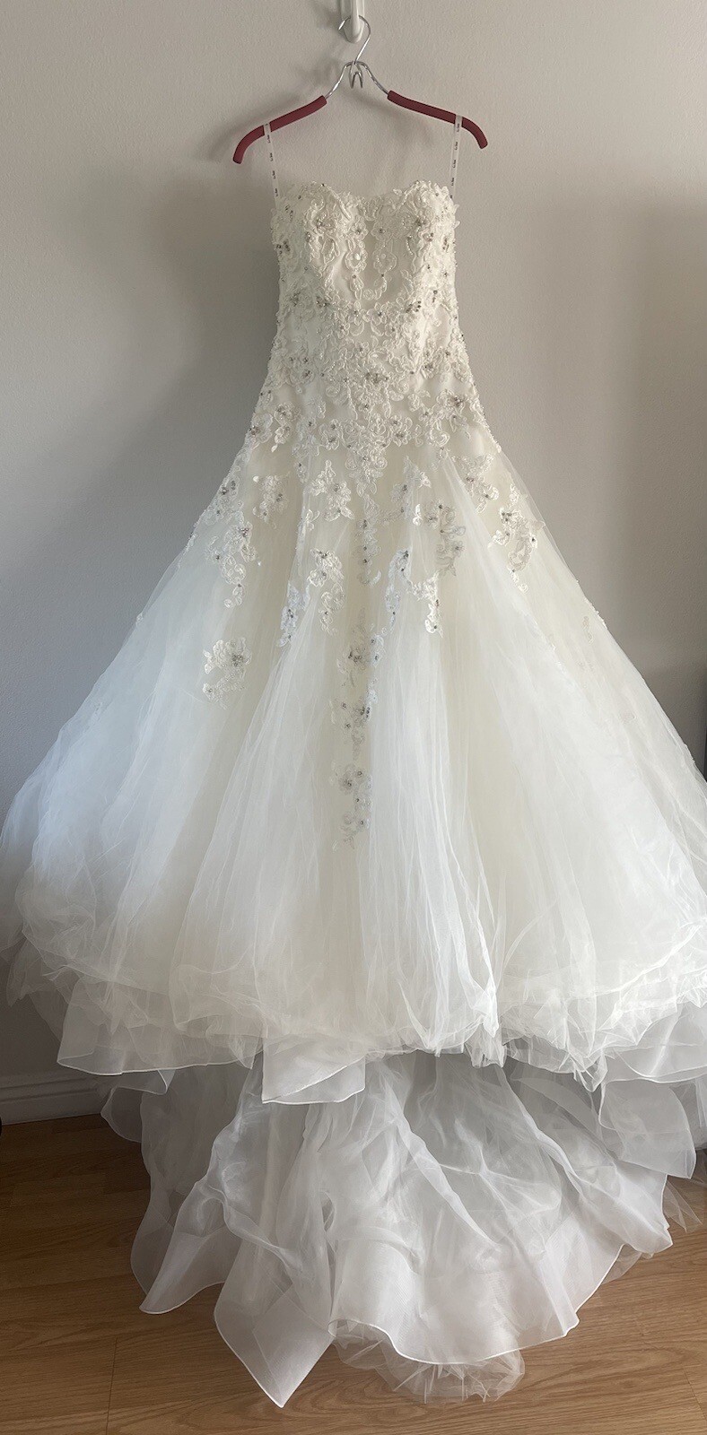 La Soie Bridal Wedding Gown White Tulle Ball Gown Strapless Crystals Beaded US 6