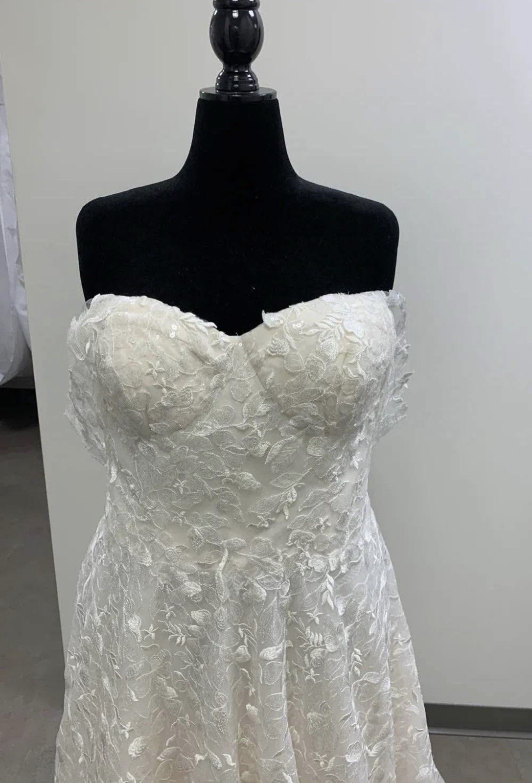 Casablanca Bridal “Addilyn” Wedding Dress – Street Size 20 Label Size US 28