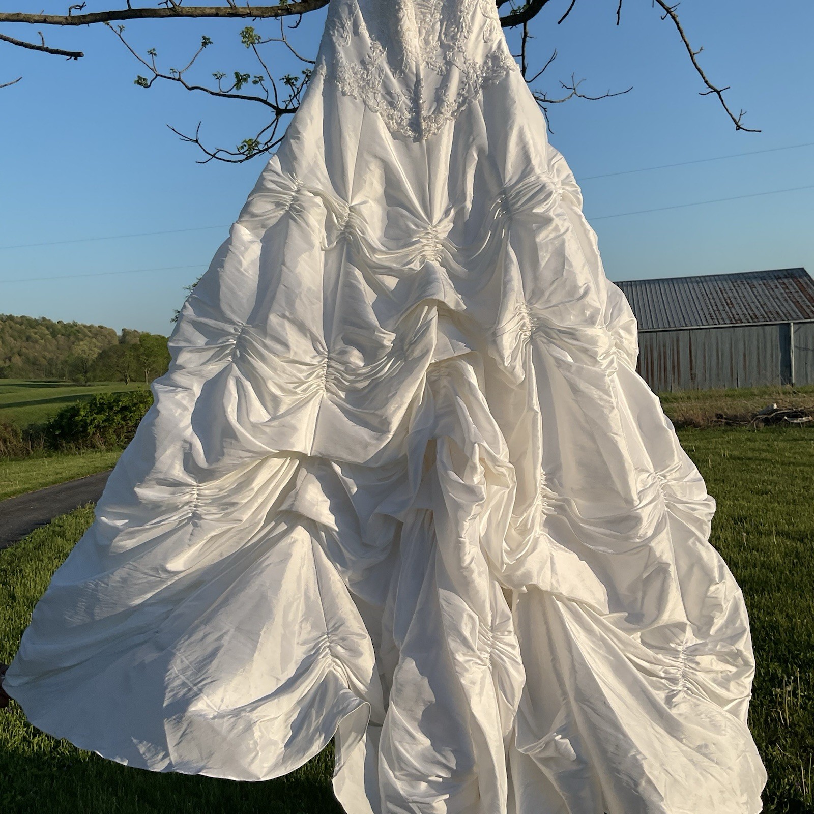 David’s Bridal T9252 Wedding Dress Strapless Pick-Up Ball Gown White Size 10