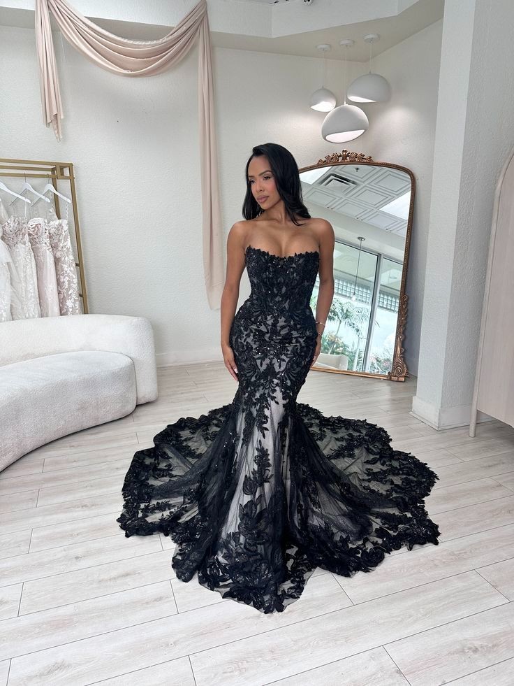 Mermaid Wedding Dresses Off Shoulder Lace Appliques Gothic Black Bridal Gowns