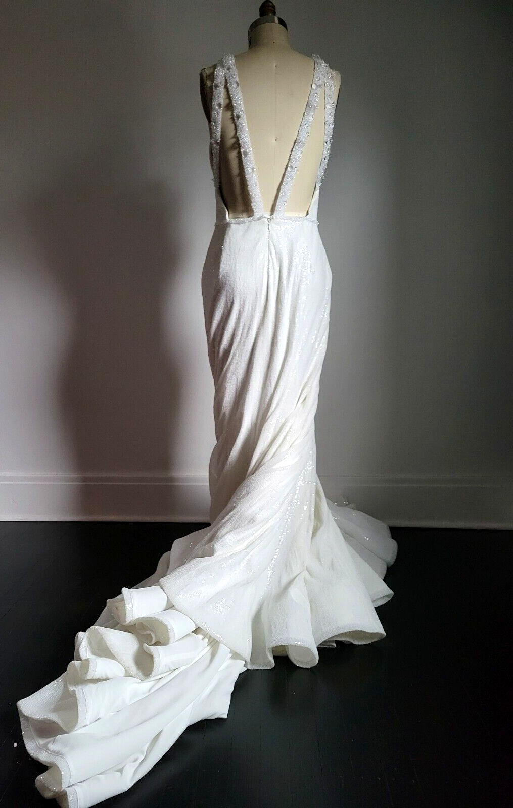 ELEGANT VIKTOR & ROLF DIAMOND WHITE SEQUIN WEDDING GOWN W/ CRYSTAL DETAILS