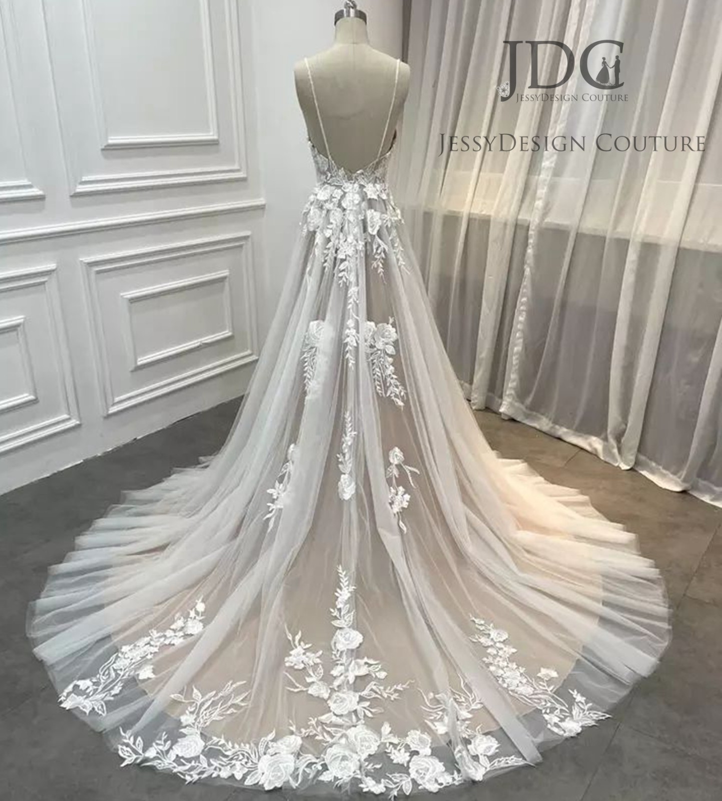Luxurious glitter wedding dress wedding dress n.measurement 32-60 crystals beads straps