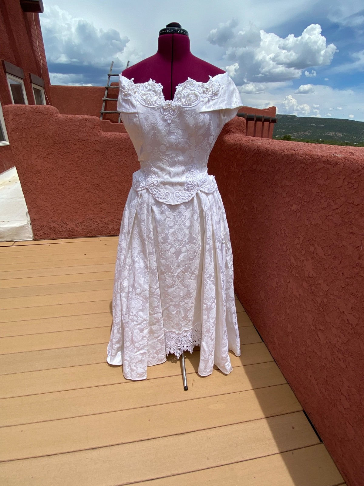Bride dress, 8, vintage Jessica McClintock, off shoulder, removable over skirt