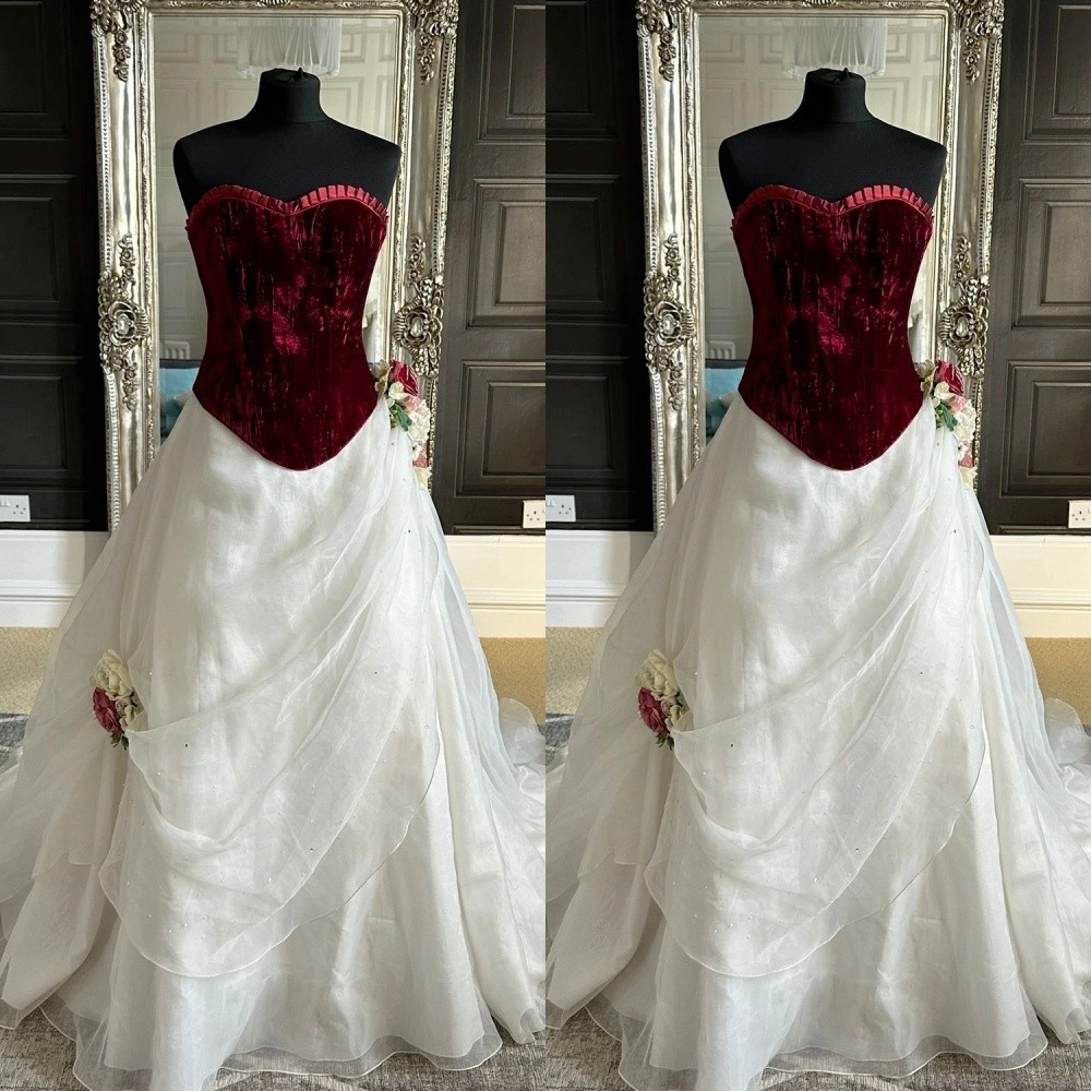 Exquissite Wedding Dresses Flower Applique Burgundy Velvet Strapless Bridal Gown