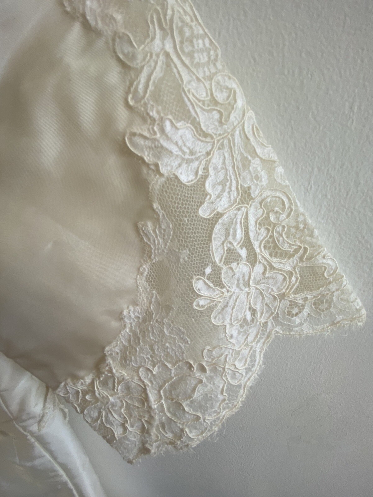 Vintage Portrait Bridal Wedding Dress Lace Gown Union Label Off-White S? Elegant