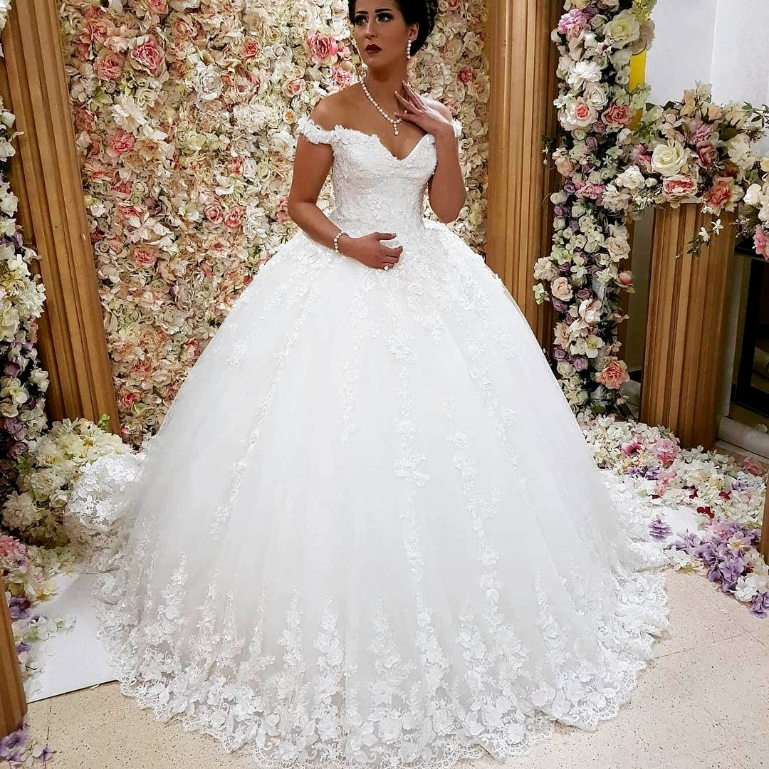 Elegant Wedding Dresses Off The Shoulder Lace Appliques A Line Train Bridal Gown