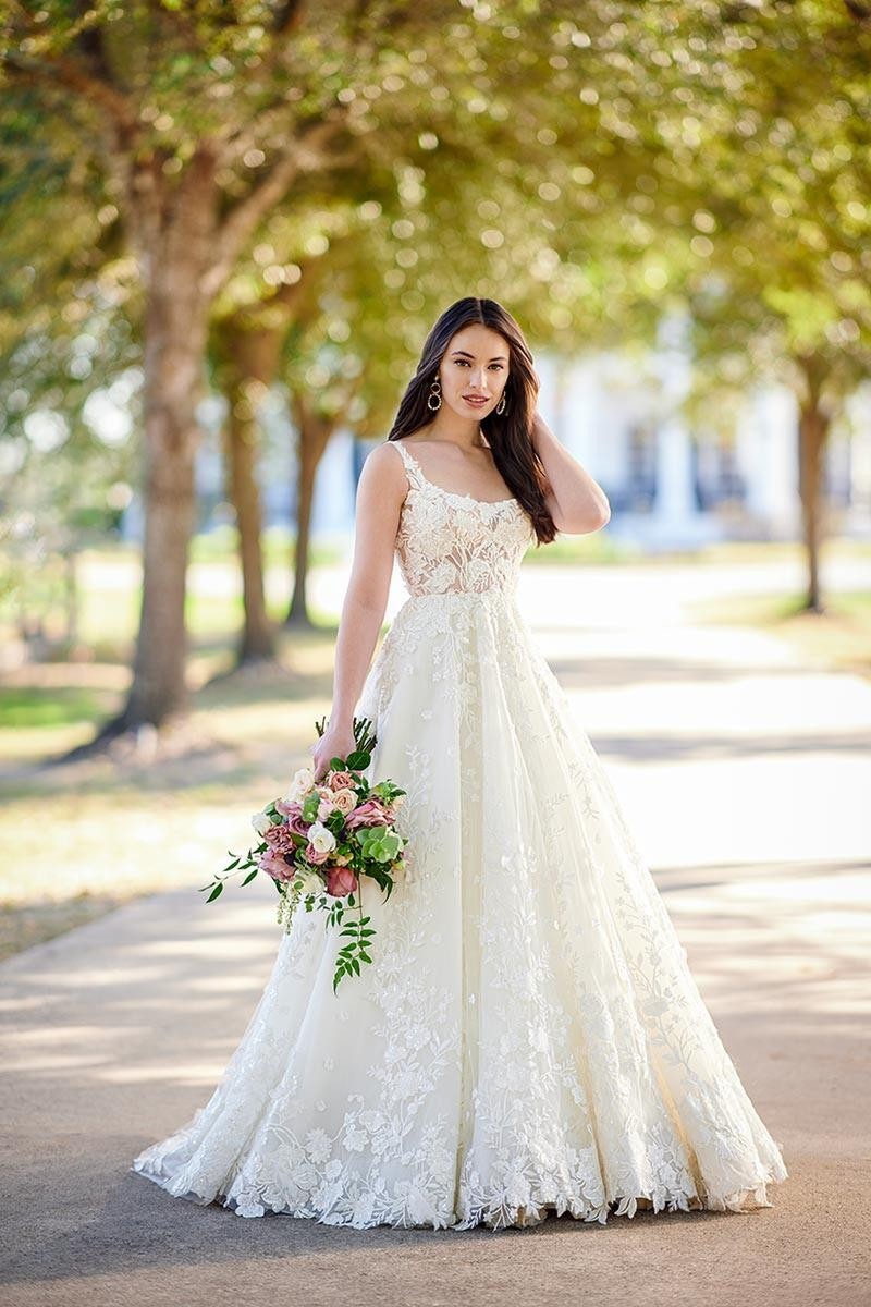 Martina Liana Wedding Dress – Sample Size 10, Never Worn, Never Altered