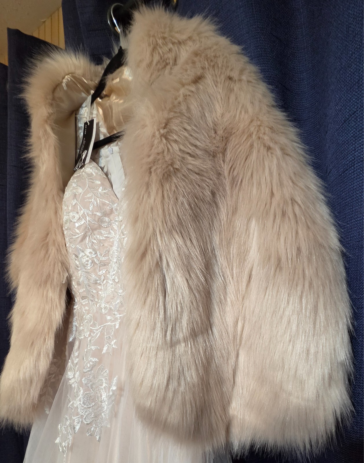Wedding dress size 8 Unaltered NWT Faux Blush Shrug, Crystal Sash and Jelewery