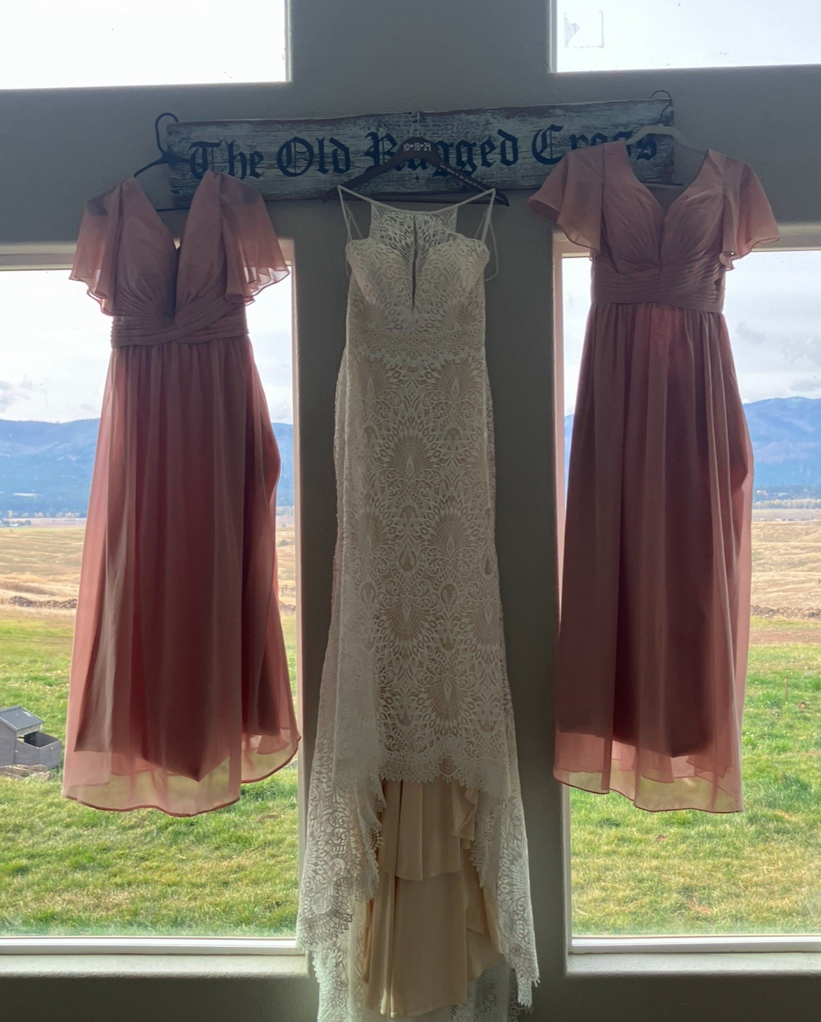 Ivory Lace Sleeveless V-Neck Mermaid Wedding Dress with Train size 12-14 ish
