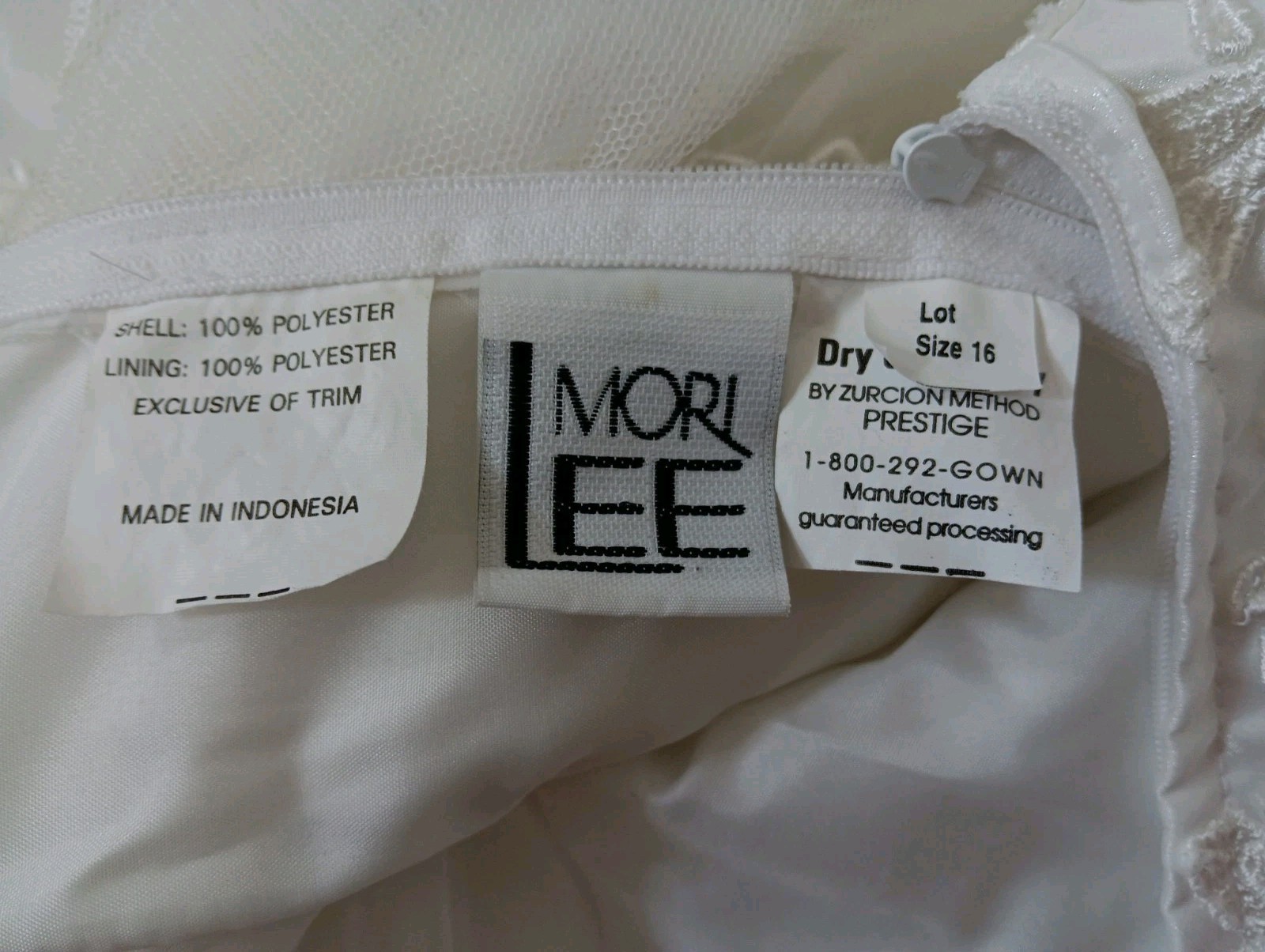 Mori Lee Women’s Mon Cheri wedding dress beaded bodice with a Sweetheart Size 16
