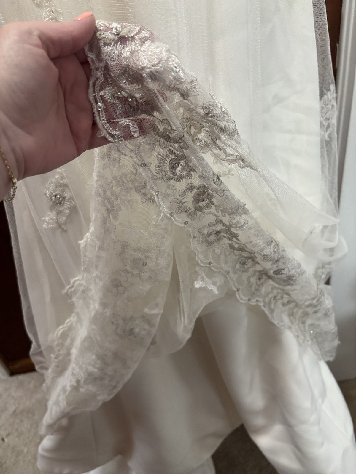 Essense of Australia Size 12 White Bridal Gown V-neck Embellished Bodice Wedding