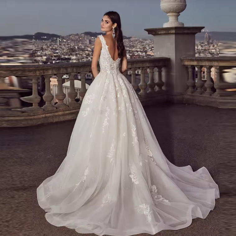 Applique Lace Wedding Dress Backless A-line Backless V Neck Bridal Gowns
