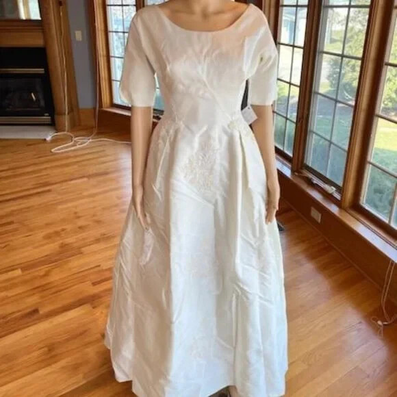 * Vintage Short Sleeve Ivory Taffeta Lace Bridal Ball Gown Wedding Dress Size 0