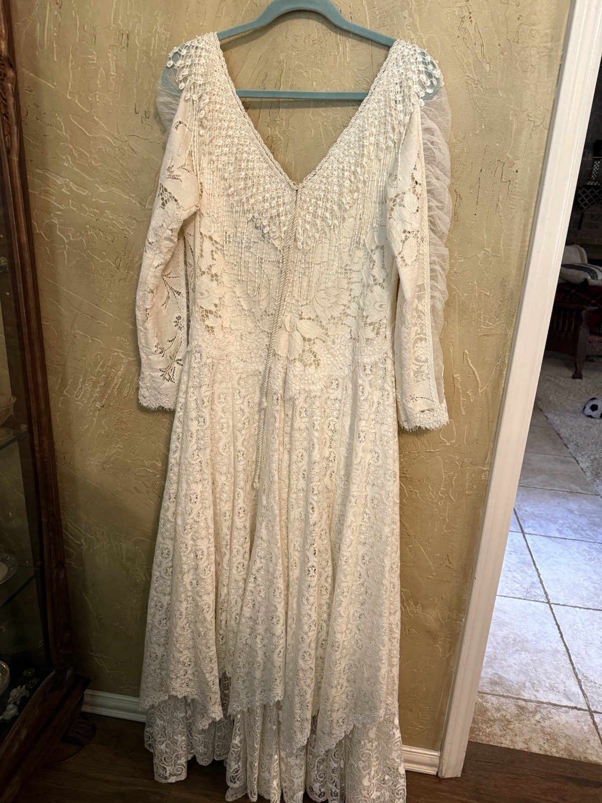 White Lace V-Neck Long Sleeve A-Line Full-Length Wedding Dress