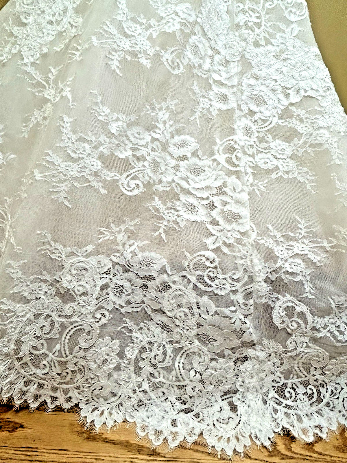 Pronovias Tisha Off White Wedding Dress with Tag Size 16