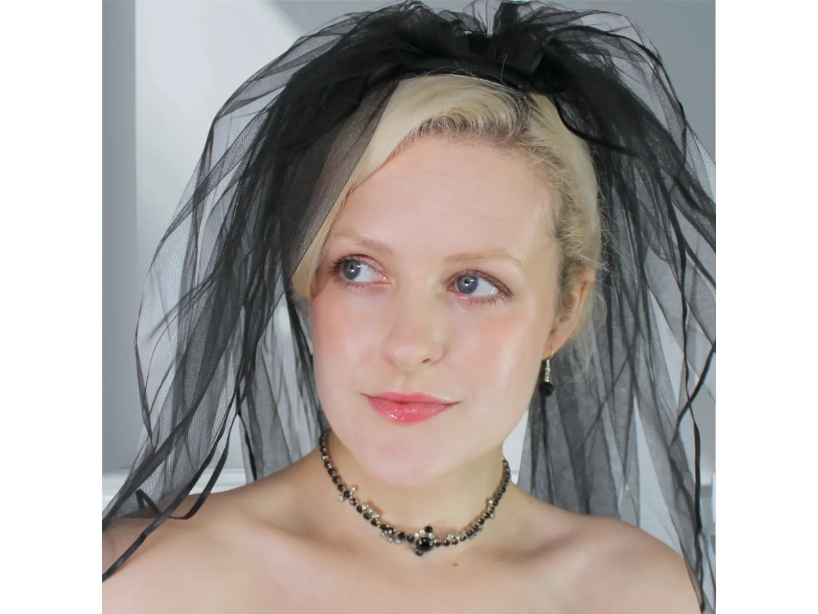 Gothic Wedding Collection Size 16* 5 Pc Dress, Hoop Skirt, Veil, Gloves, Choker