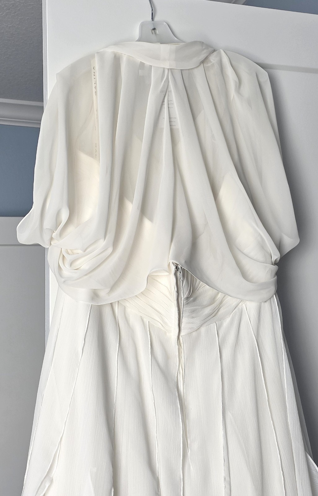 Soft & Flowing Ivory Wedding Dress by Galina Woman Size 20W, with matching Cape.
