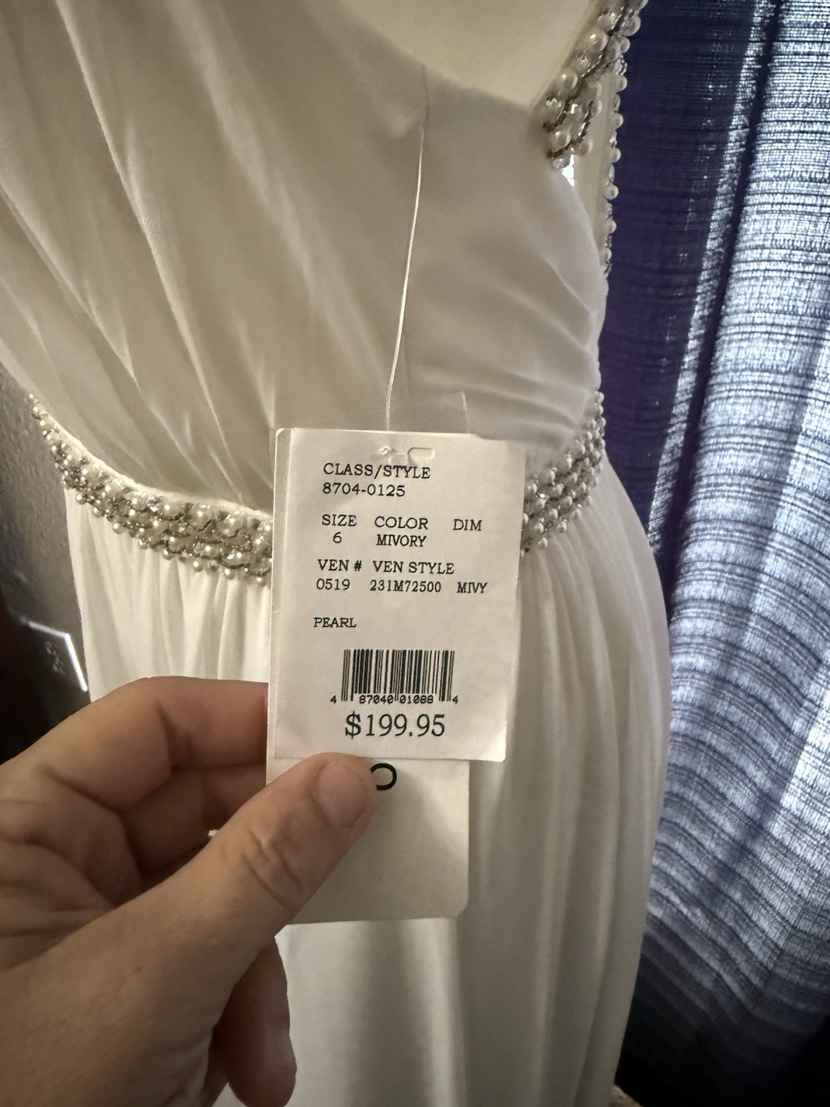 David’s Bridal Ivory Halter Neck Beaded Sheath Wedding Dress Size 6