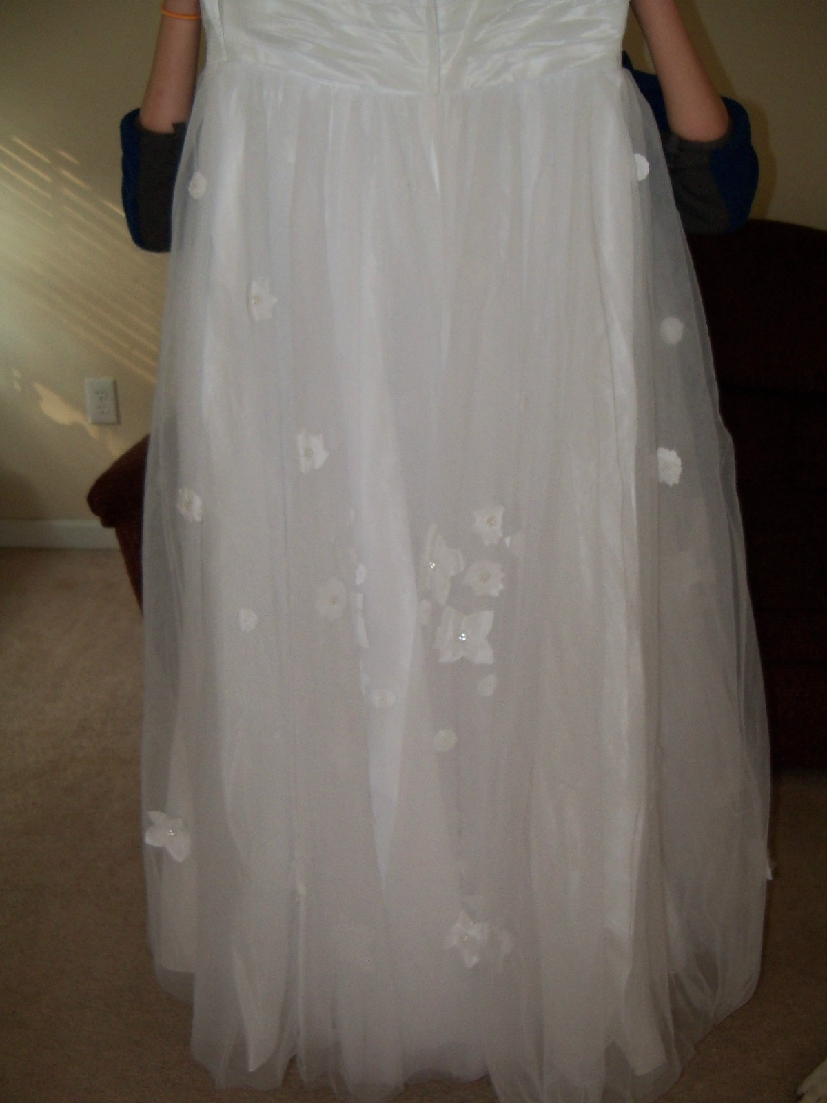David’s Bridal Strapless Tulle Ball Gown w/Floral Detail Size 14 Women’s NWOT