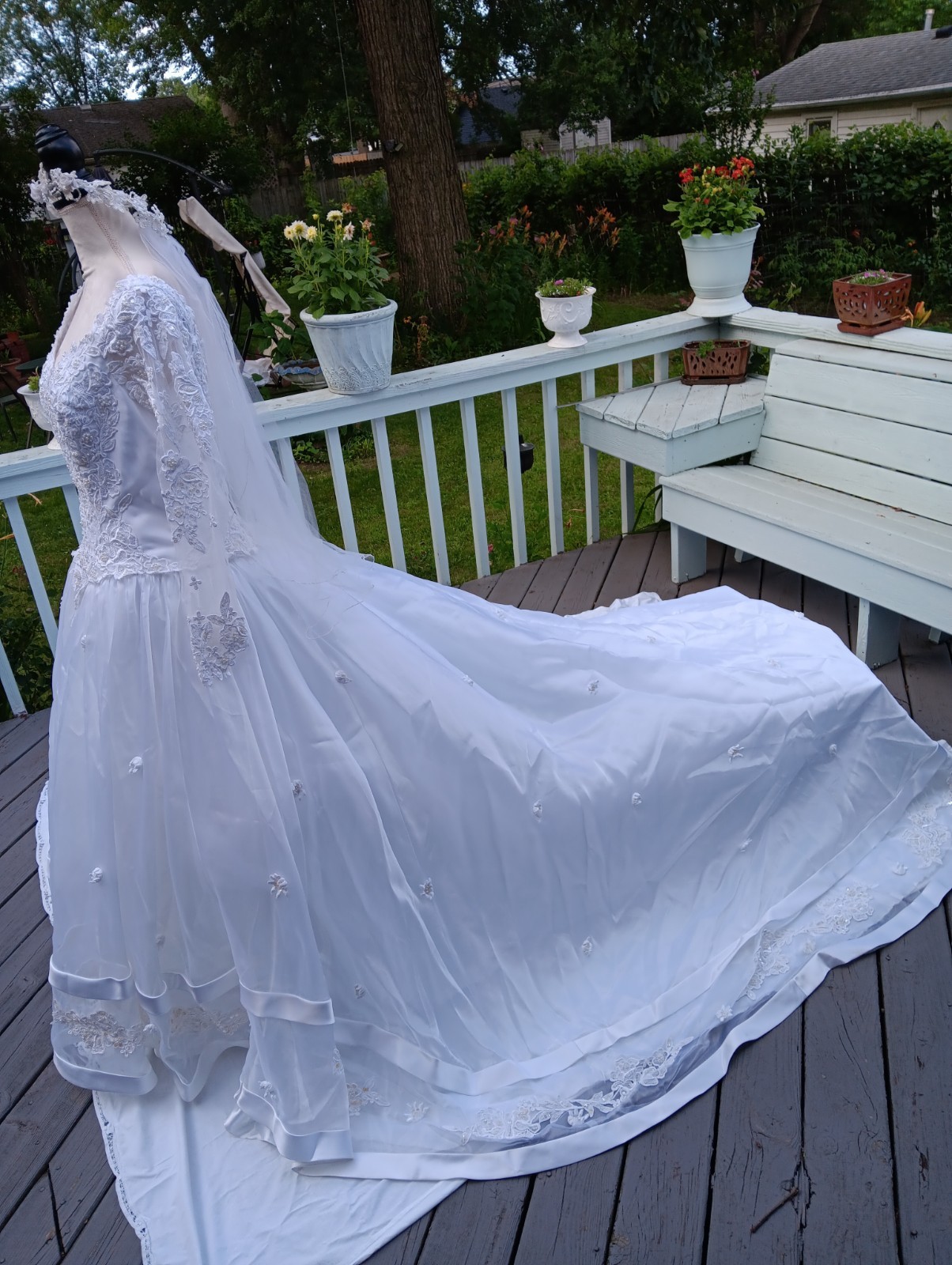 Mori Lee Women’s Mon Cheri wedding dress beaded bodice with a Sweetheart Size 16