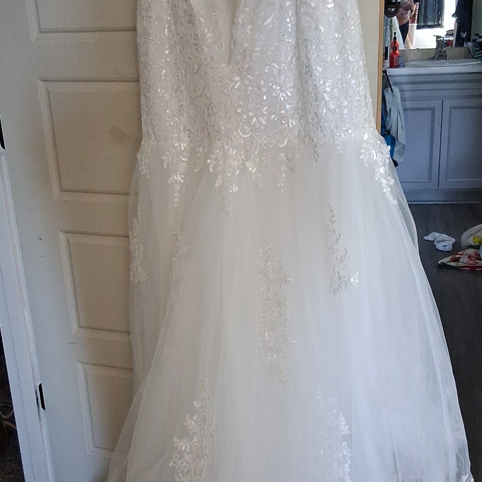 RYANTH White Lace Sequin Tulle A-Line V-Neck Sleeveless Full-Length Size 16
