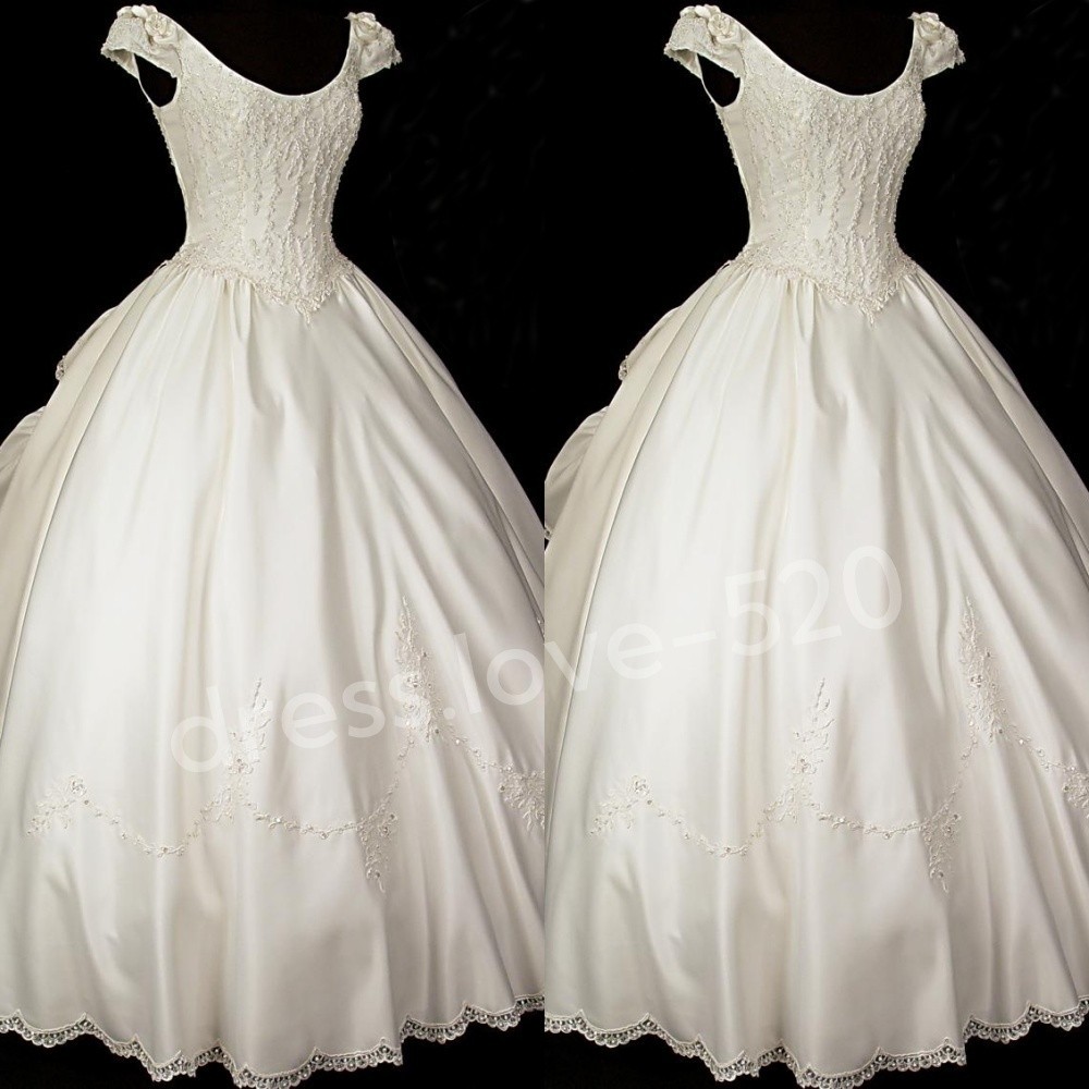 Vintage Wedding Dresses Scoop Neck Lace Appliques A Line Satin Bridal Gowns