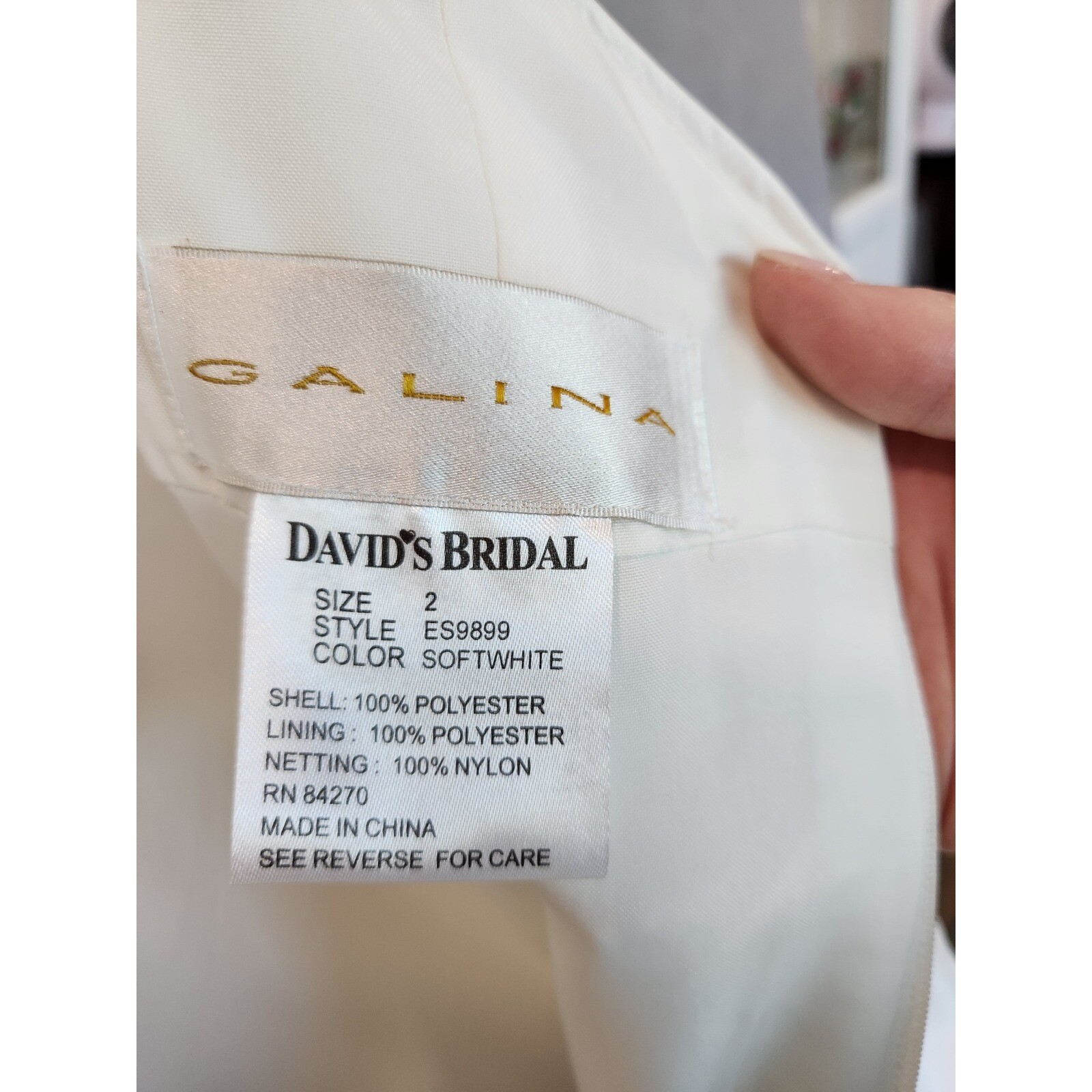 David’s Bridal Galina Satin Wedding Dress Sz 2 Halter Style Roses Small Train