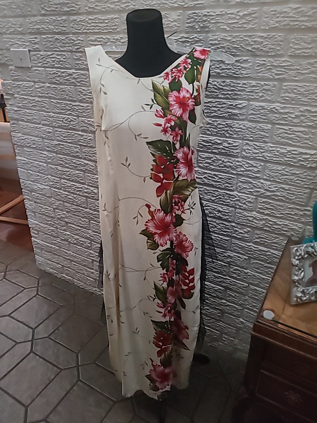 Jade Fashions Hawaiian Cream Hibiscus Dress S Resort Wear Super!