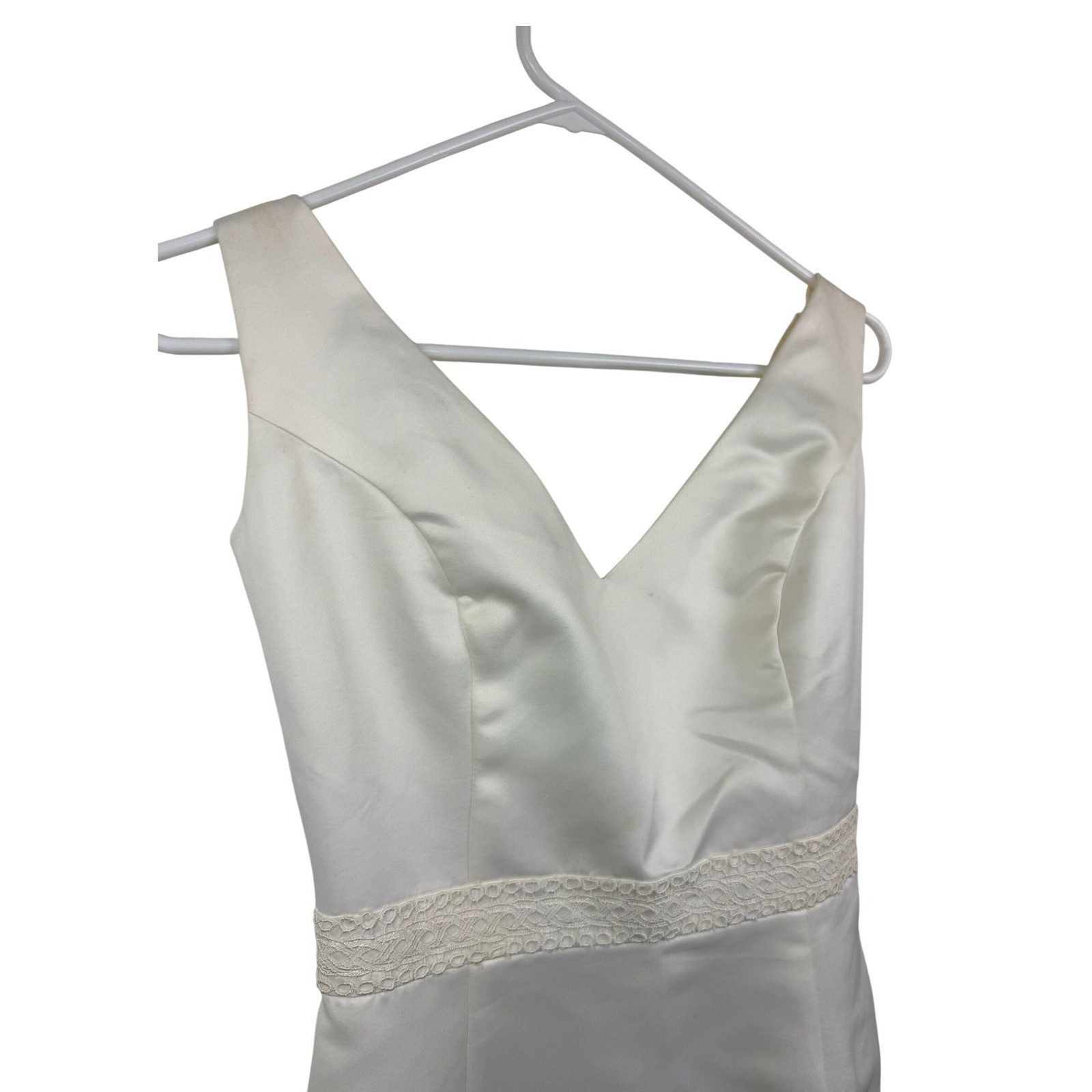 Venus Informals Ivory Satin V-Neck Bridal Gown Wedding Dress Size 2 6236-119