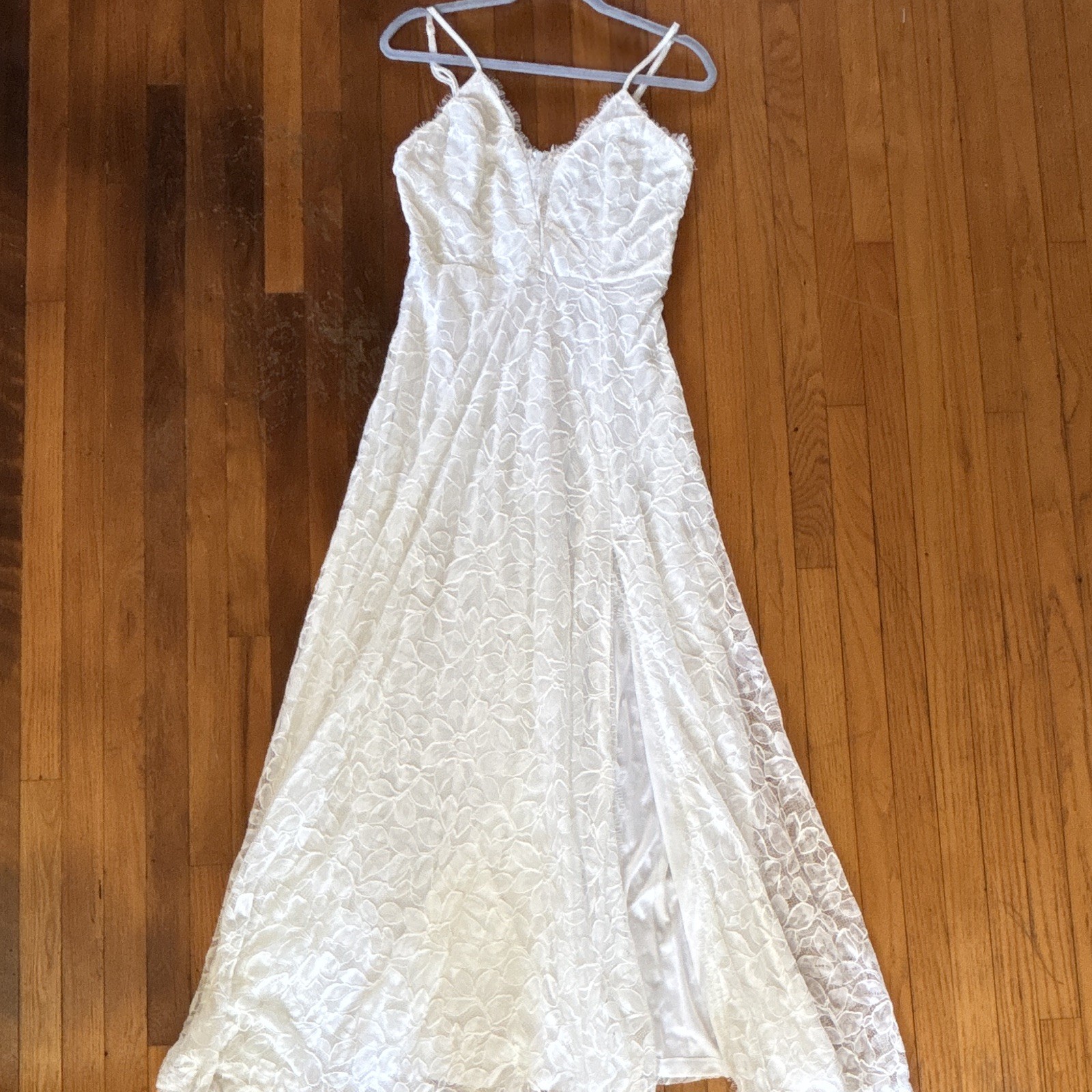 Lulu’s White Lace Maxi Bridal Wedding Dress Size Medium with Leg Split