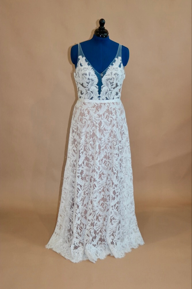 Sz 10 illusion bodice V-neck A-line wedding gown