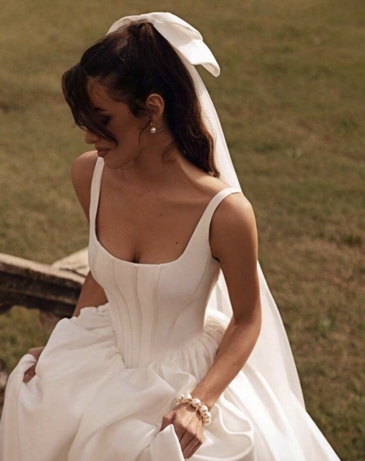 White Square Neck A-Line Full-Length Sleeveless Wedding Dress Size L Zipper
