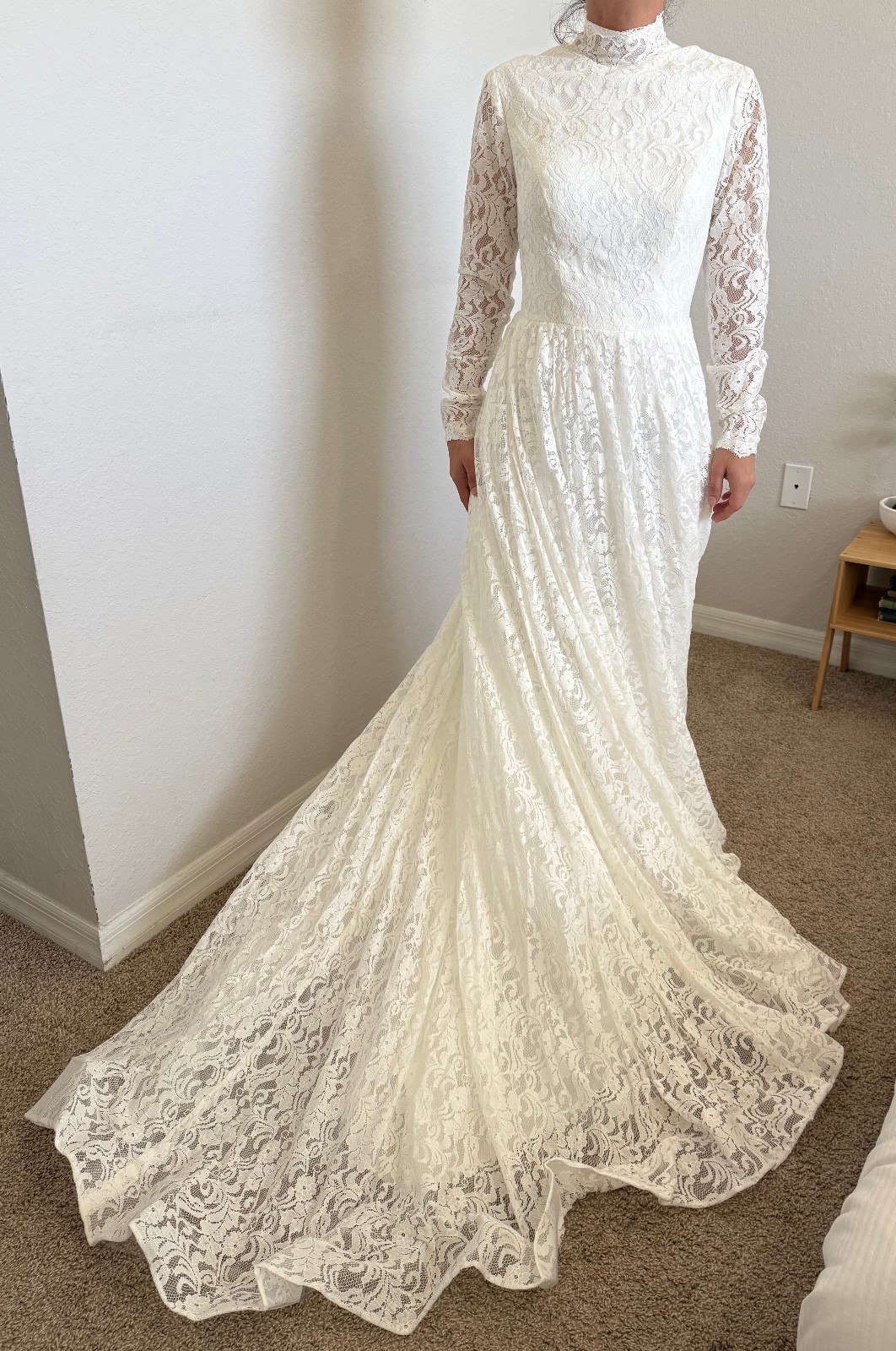 UNWORN Wedding Dress Traditional High Neck Lace Ivory Bride Women / NEW