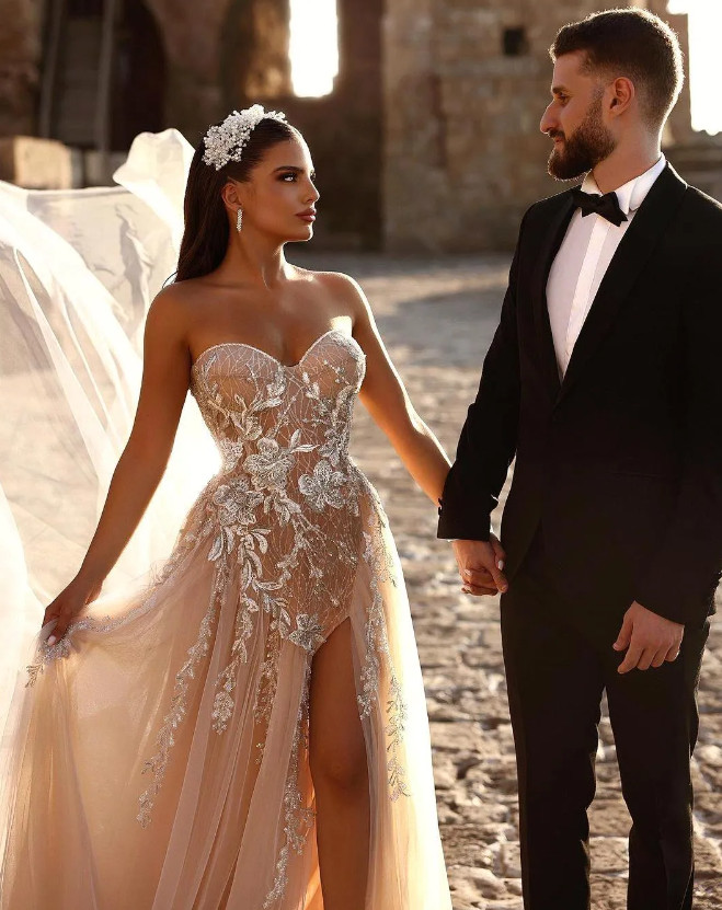 Champagne Wedding Dresses Sweetheart Lace Appliques Bridal Gown with High Split