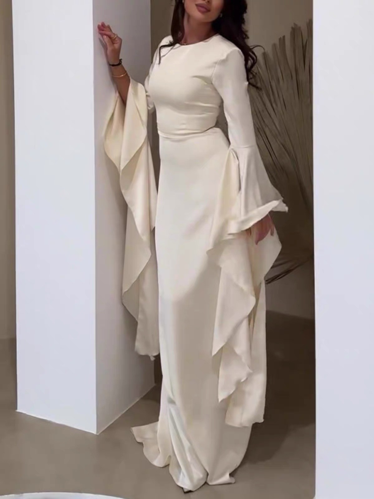 Ivory Long Sleeve Ruching Crew Neck Column/Sheath Full-Length Wedding Dress