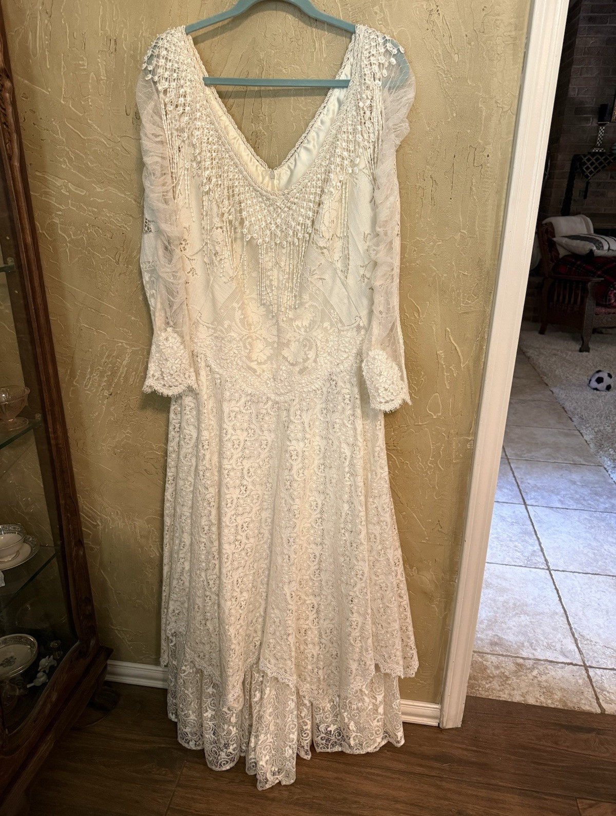 White Lace V-Neck Long Sleeve A-Line Full-Length Wedding Dress