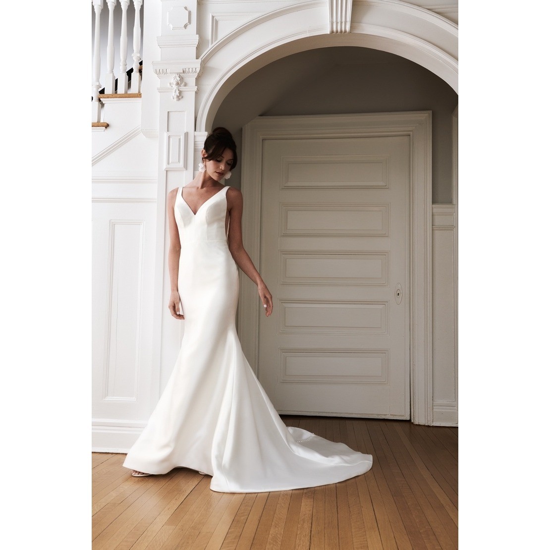 Kelly Faetanini Ivory Mermaid Wedding Dress Low Back Buttons 17-290-M Size 10