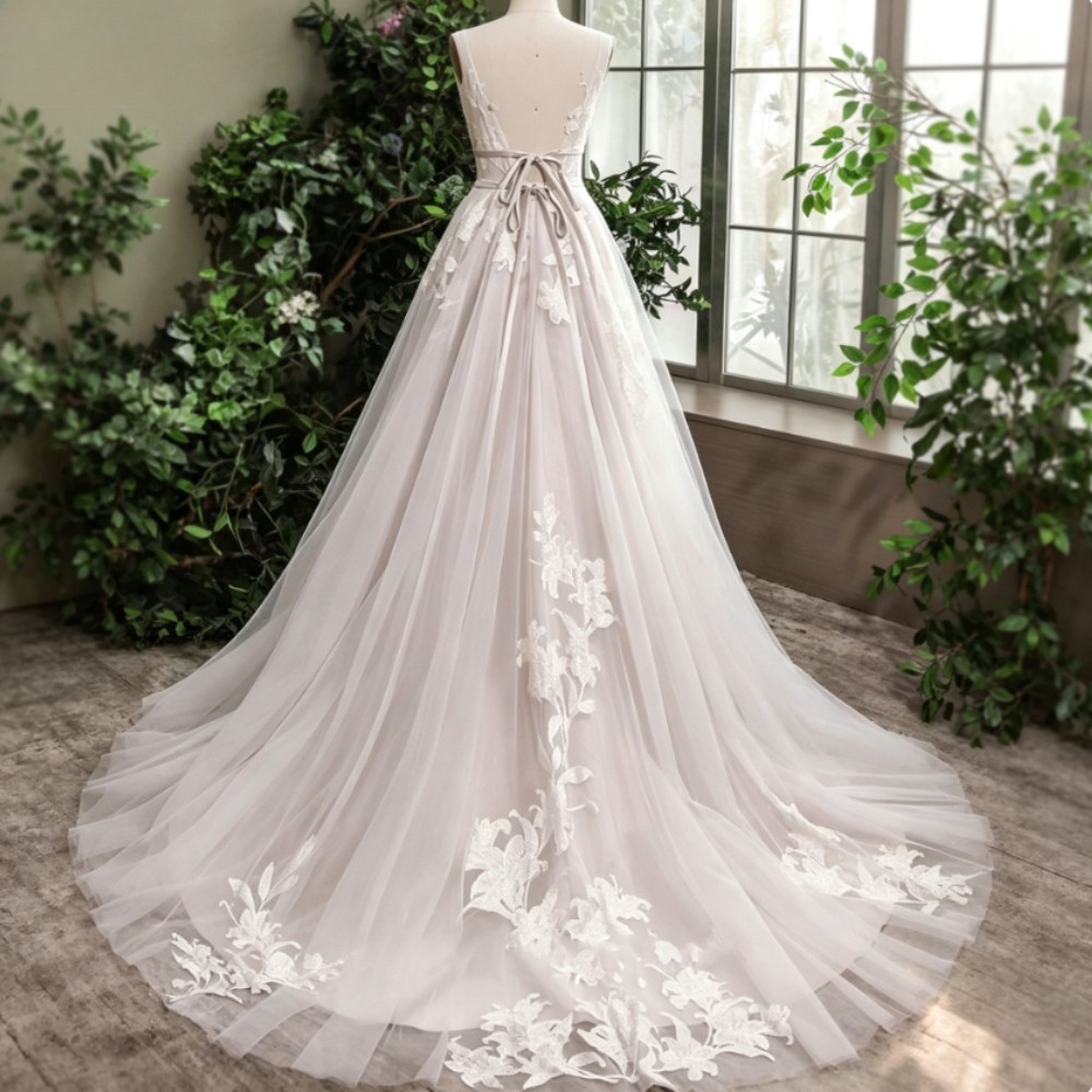 Beach Wedding Dresses V Neck Backless A Line Bohemian Lace Applique Bridal Gowns