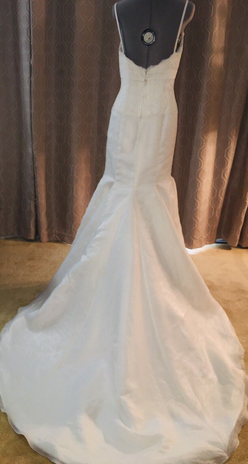 Stunning Bride 2 Be Wedding Dress #16639 Off White Mermaid Size 8 Sleeveless