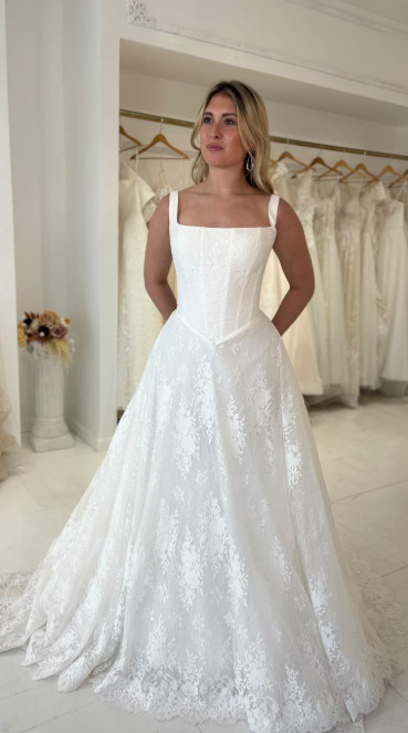 Boho Wedding Dresses Sleeveless A Line Exquisite Lace Tulle Bridal Gowns